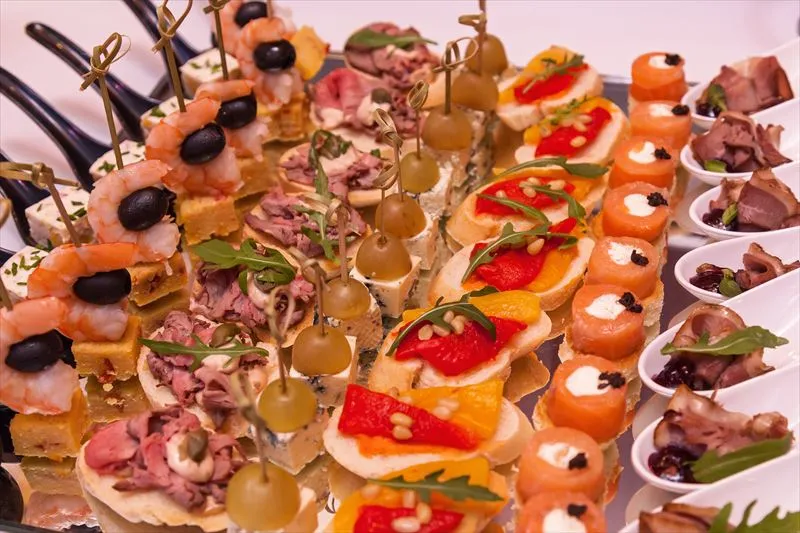 カジュアルな挙式におすすめのケータリングメニューは？