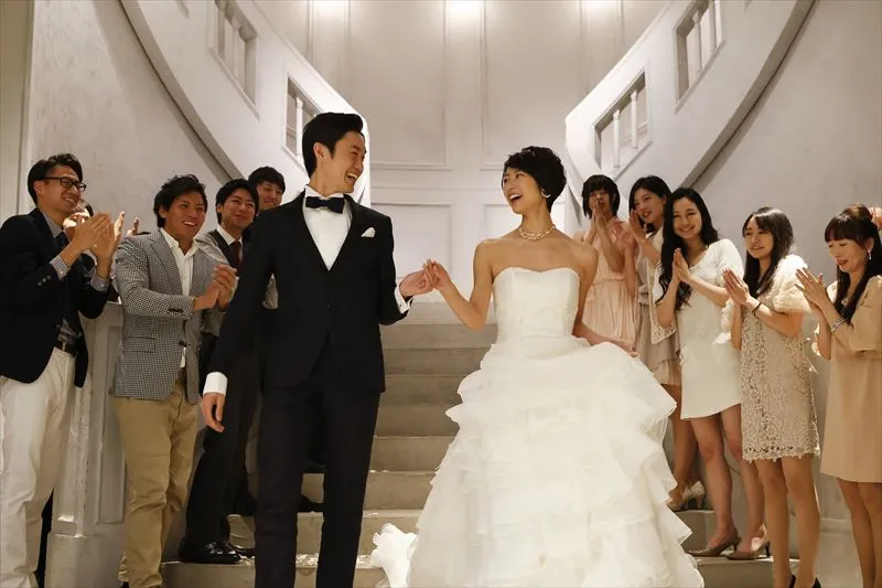 結婚式お呼ばれゲストの服装マナーについて