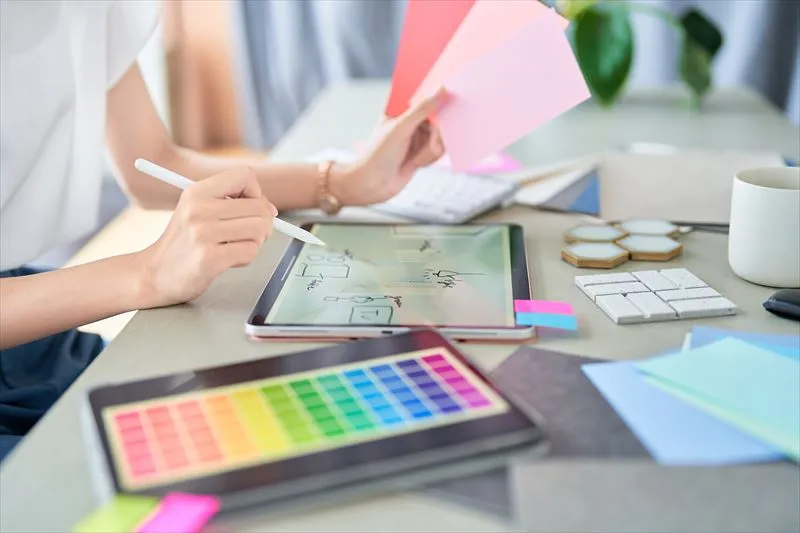 パーソナルカラーで自分に合ったドレスの選び方