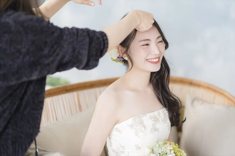 結婚式で崩れにくいヘアメイクとは