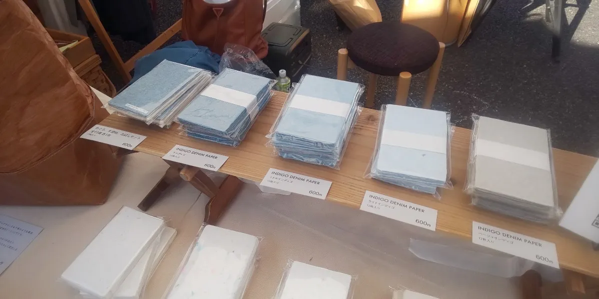 結婚式の招待状WEBにするか紙にするか…